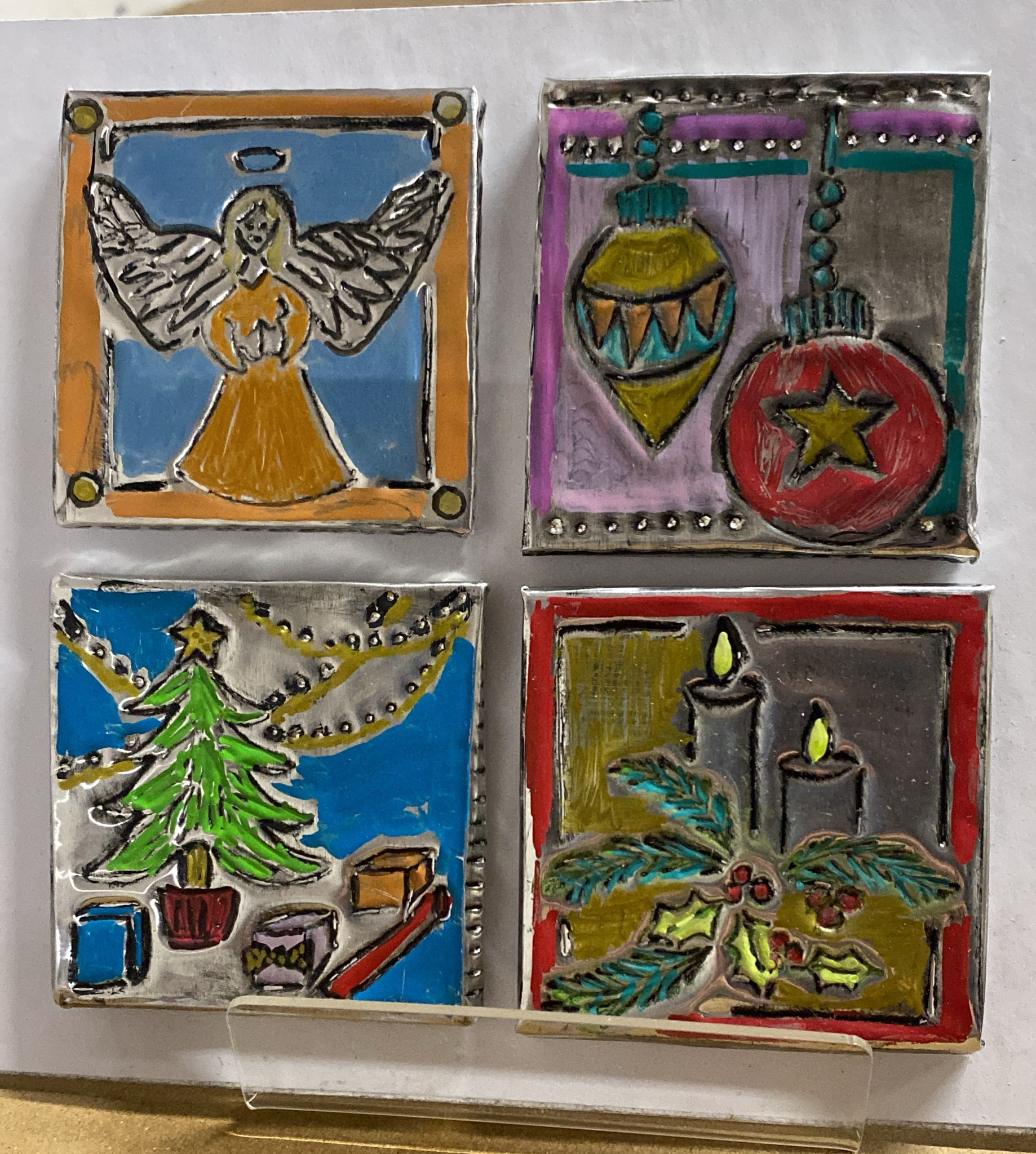Make a metal embossed Christmas magnet with Art Metallix